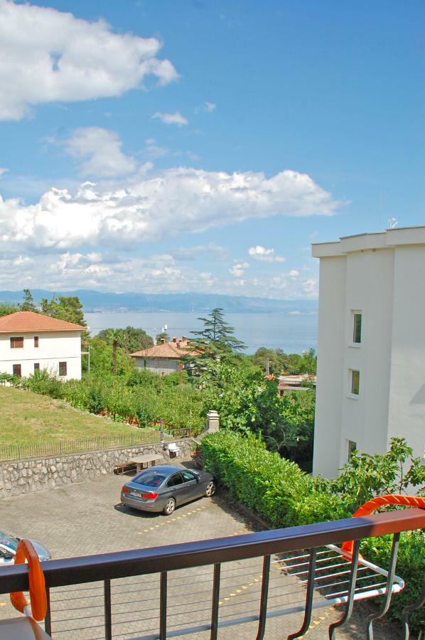 Apartment Branko With Free Parking Ičići エクステリア 写真